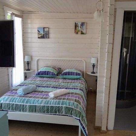 Agreable Petit Chalet Camarsac Esterno foto